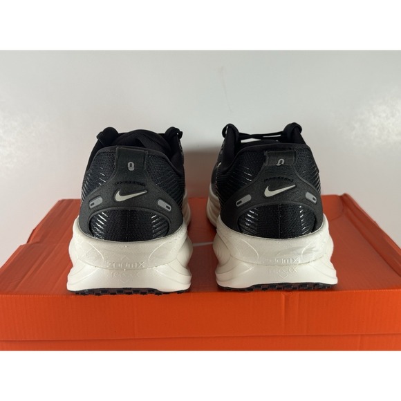 Nike Vomero 18 Running Shoes Men's Size 11 Black/White HM6803-007 Damage Box - Picture 3 of 7